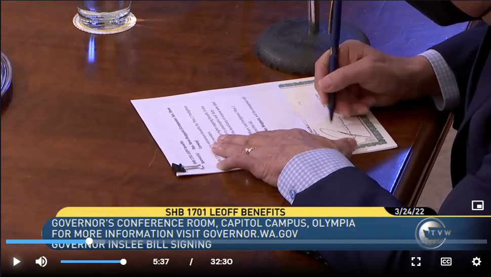 Governor Inslee Signs WSCFF Backed Pension Reform Bill